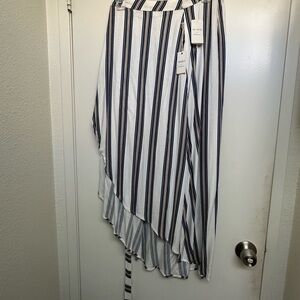 Forever 21 Black and White Asymmetrical Skirt